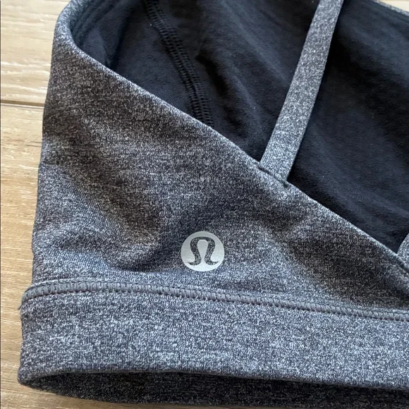 Lululemon Women's Charcoal Strappy Back Sports Bra with Red Bag Size 6 No Pads - Picture 4 of 8
